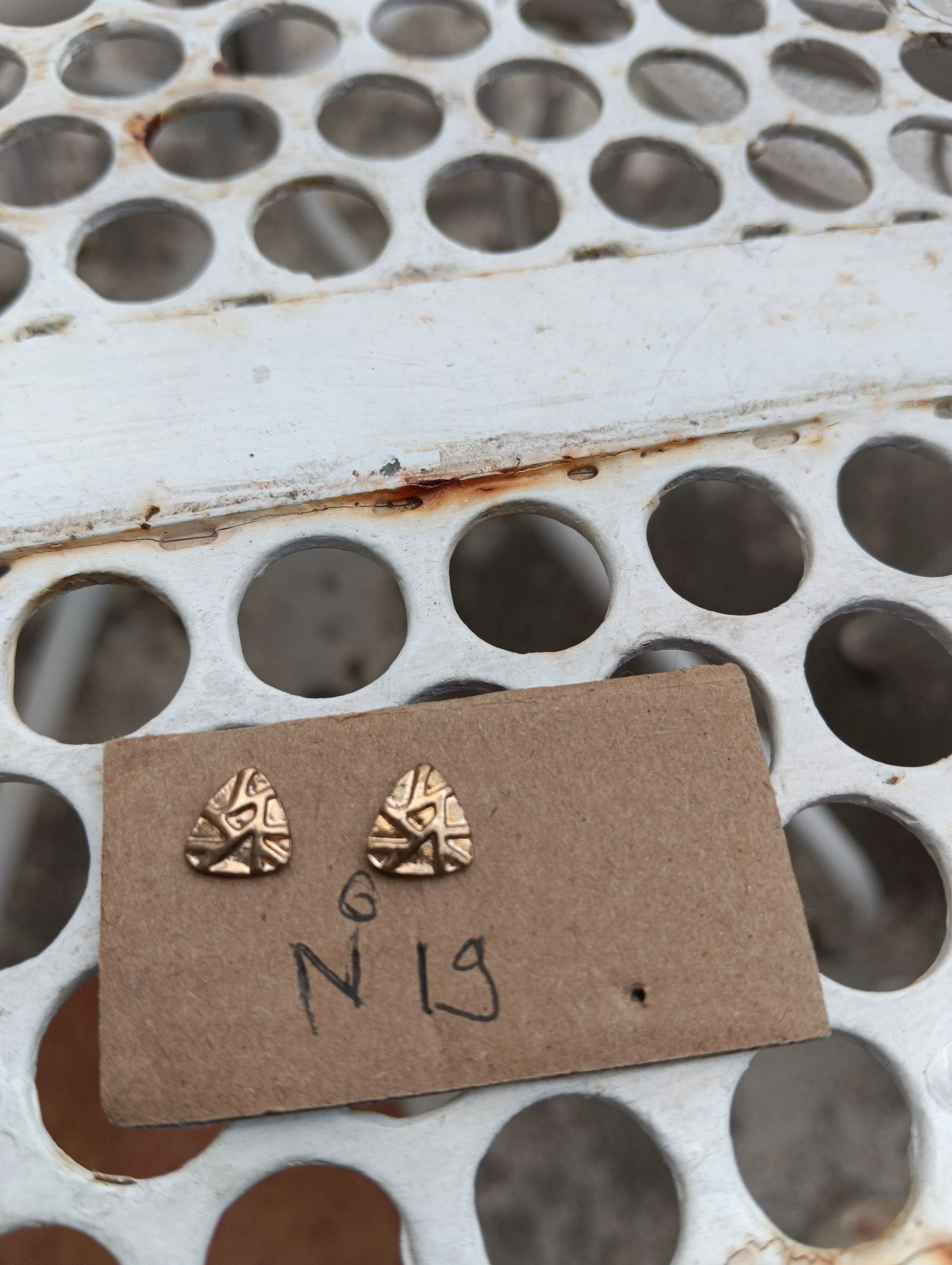 Paire de boucles d oreilles n 19 neuve